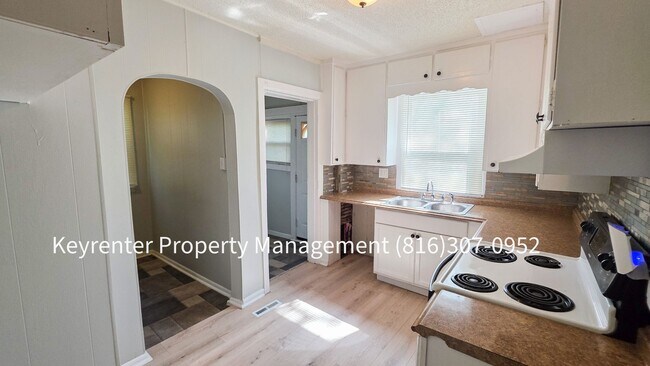 Building Photo - 3 Bed 1 Bath ready to rent!