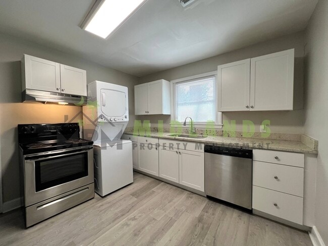 Building Photo - 6811 Doby Dr