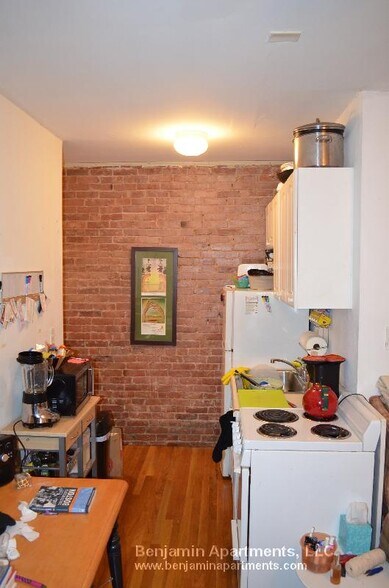 Building Photo - 28 S Huntington Ave