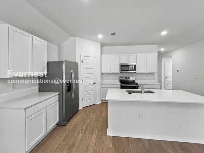 Building Photo - 1515 Ridgefield Cir