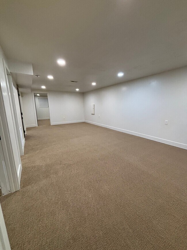 Building Photo - 7408 S Ramanee Dr
