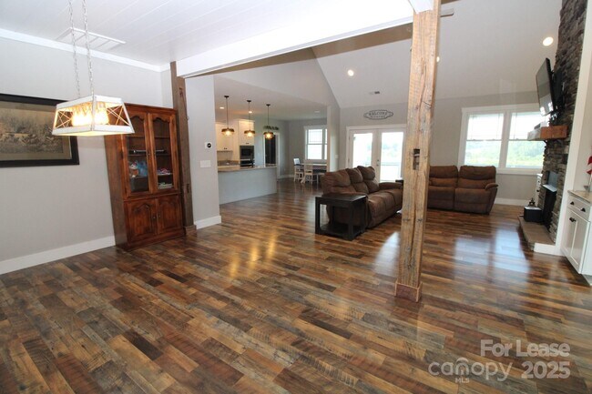 Building Photo - 1355 Bear Creek Rd