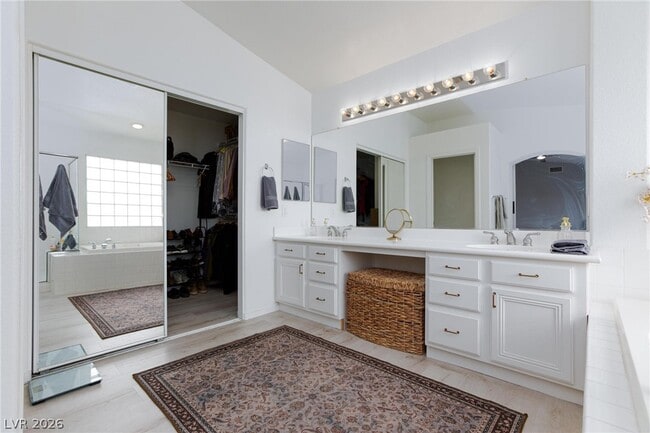 Building Photo - 8204 Burgesshill Ave