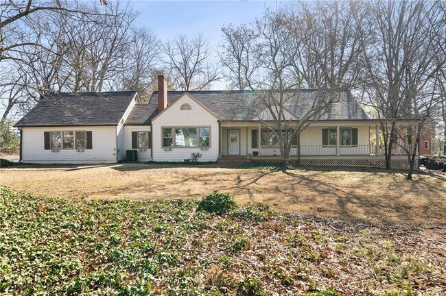 Building Photo - 1140 Goodwin Pl NE