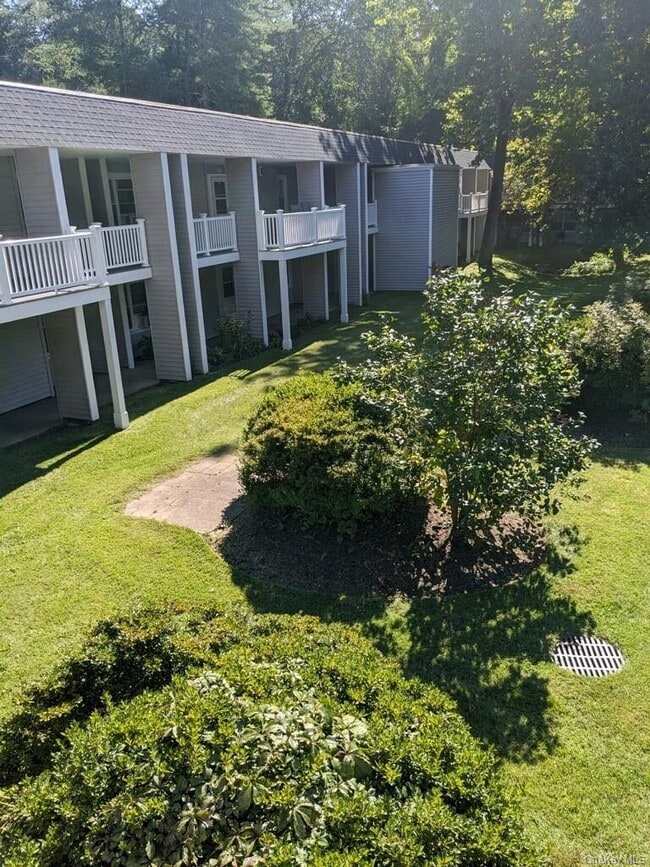 Building Photo - 10 Wild Oaks Rd