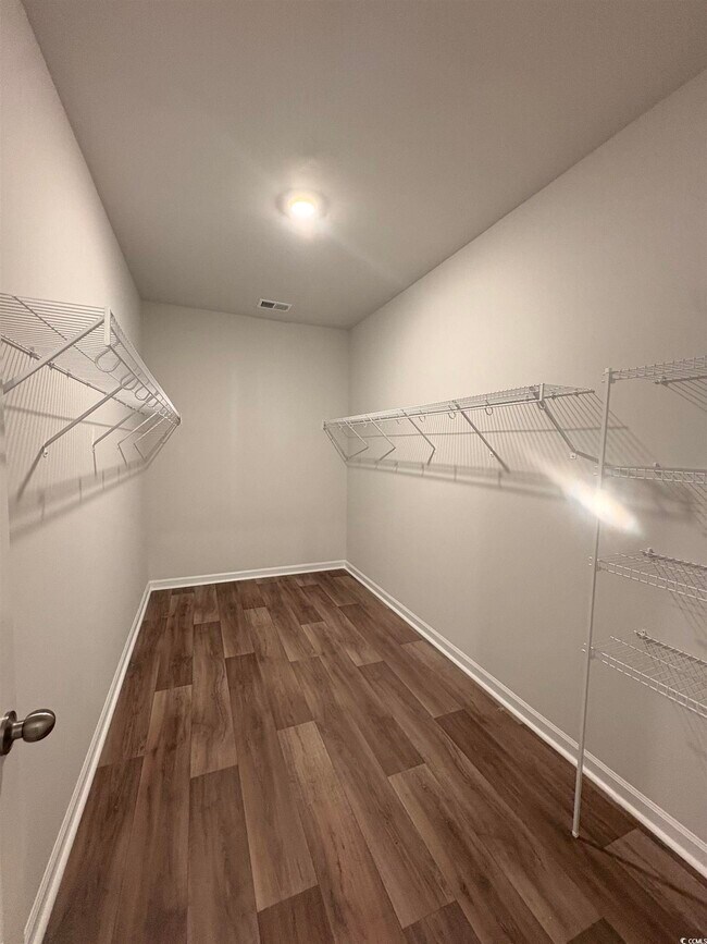 Building Photo - 820 Wapama St