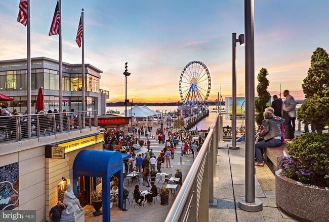 Building Photo - 9109 Pinehurst Dr