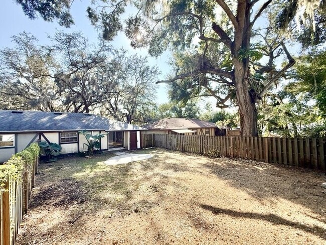 Building Photo - 1339 Eagleview Dr