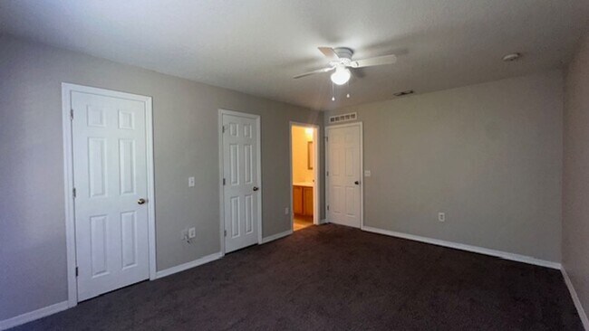 Building Photo - 4/3.5 home located at Randa Ridge!!!