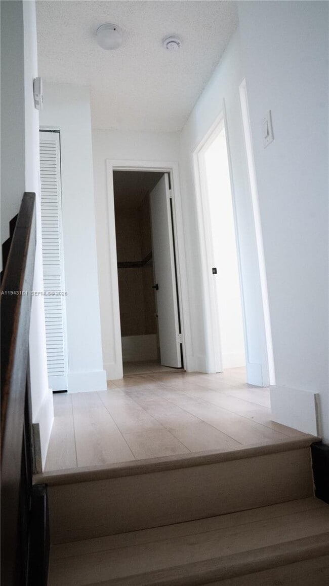 Building Photo - 9023 SW 113th Pl Cir W