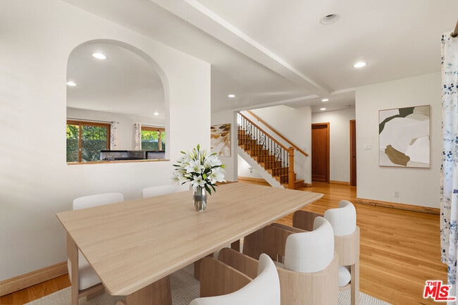 Building Photo - 7917 Westlawn Ave