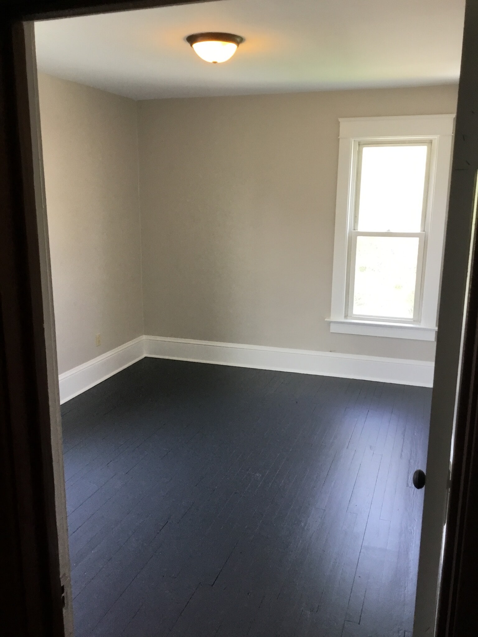 Building Photo - 918 W 32nd St