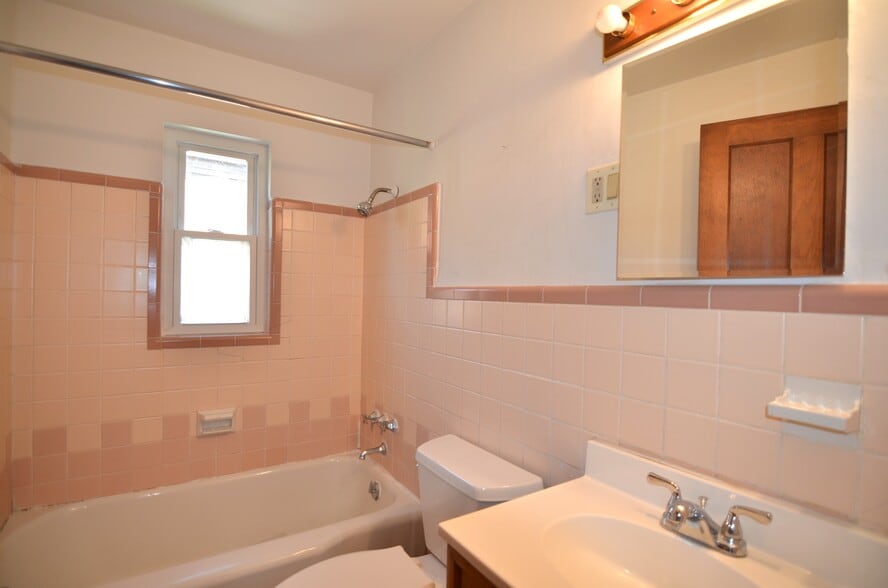 Building Photo - 2553 Williams Ave