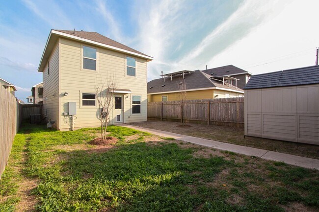 Building Photo - 3 Bedroom, 2.5 Bath Home in East Austin's ...