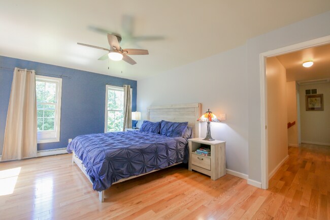 Building Photo - 1180 N Rd