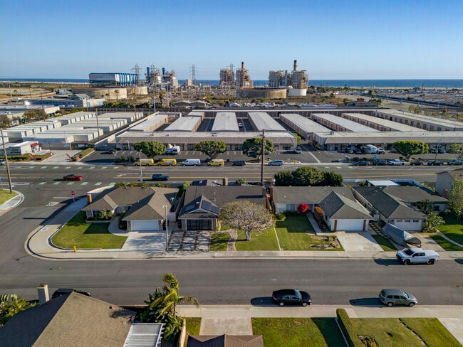 Building Photo - 8562 Sandy Hook Dr