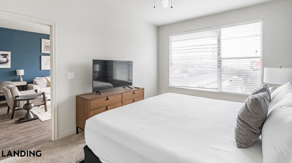 Building Photo - 750 Fort Worth Ave