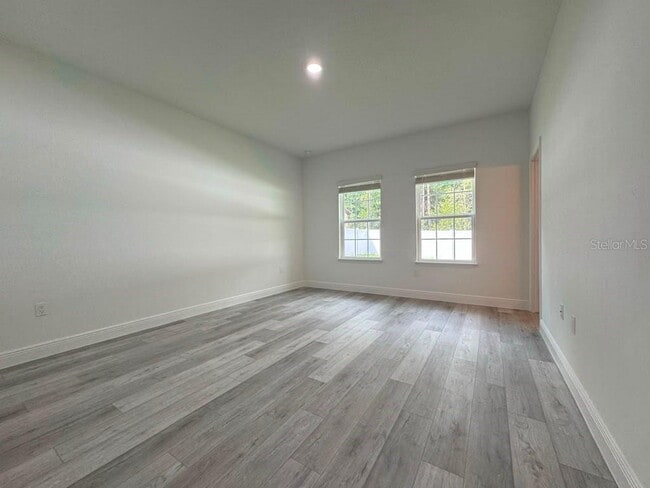 Building Photo - 10290 N Biscayne Dr