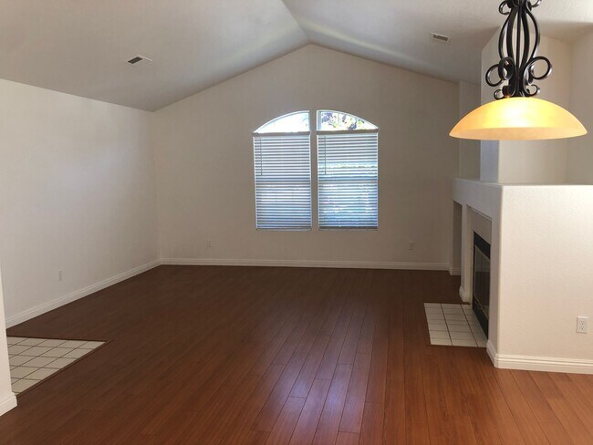 Building Photo - 310 Baird Dr