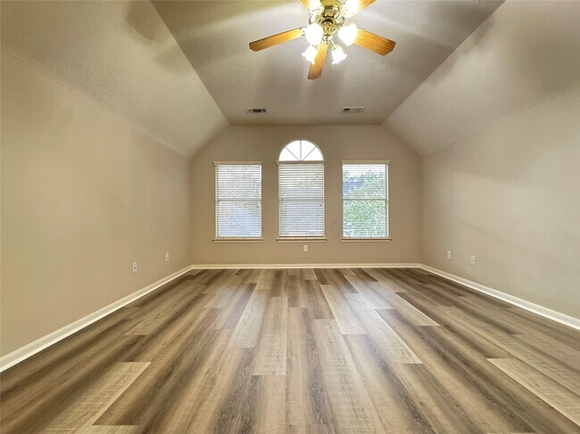 Building Photo - 3710 Heritage Colony Dr