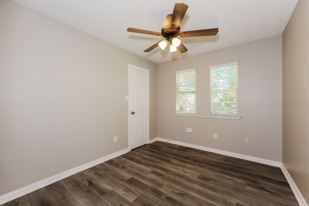 Building Photo - 1119 Brewer Dr