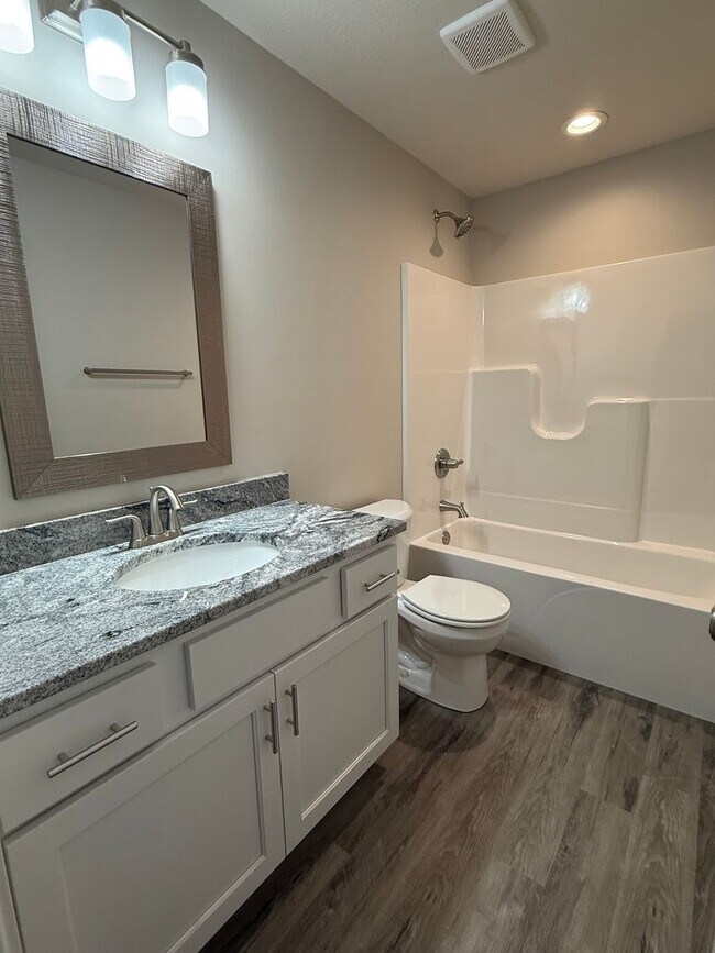 Building Photo - Brand new construction 3 bed/3 bath ranch townhome in North Lincoln