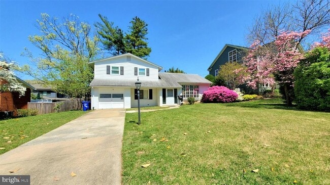 Building Photo - 6405 Middleburg Ln