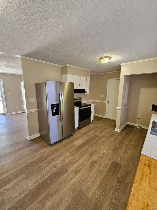 Building Photo - Hardee Acres