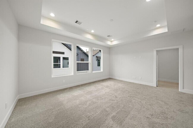 Building Photo - 833 Dorchester St