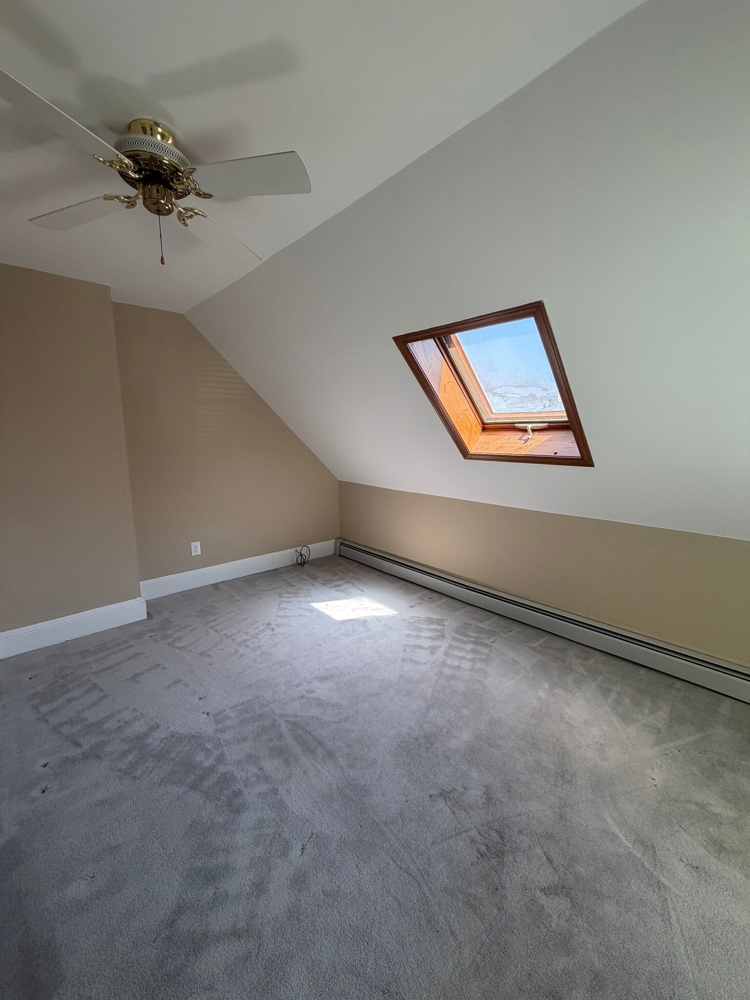 2nd bedroom~ - 19 Irving St
