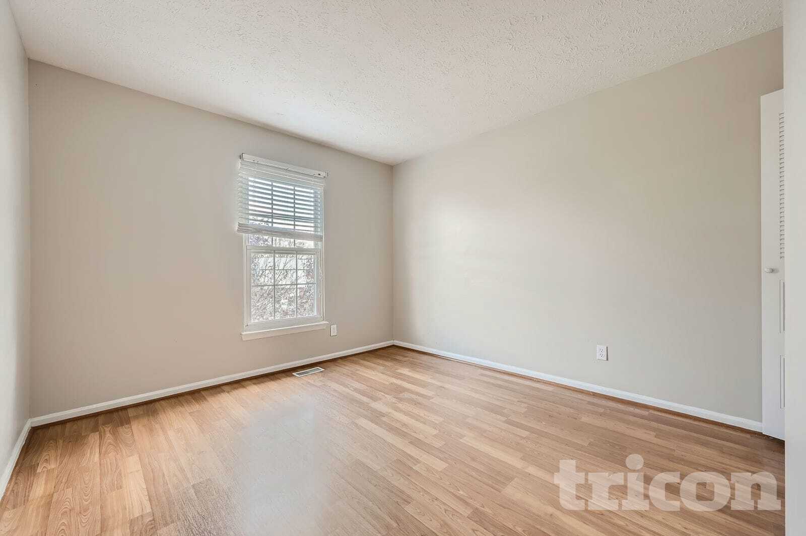 Building Photo - 9432 Seven Courts Dr