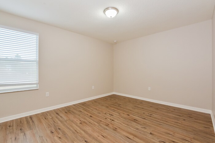 Building Photo - 3941 Heathcote Dr
