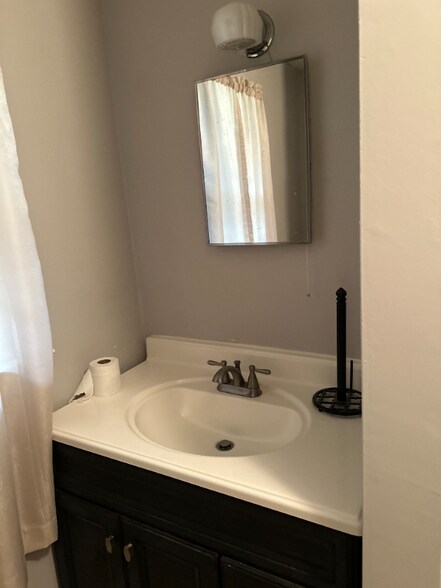 Building Photo - 4519 Fairport Rd