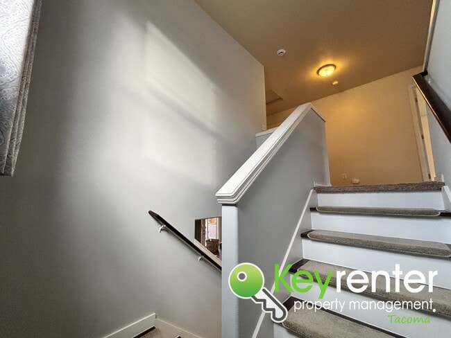 Building Photo - Spacious 4-Bedroom, 2.5 Bath Dupont Rental 5 Minutes from JBLM – Over 2,600 Sq Ft of Comfort