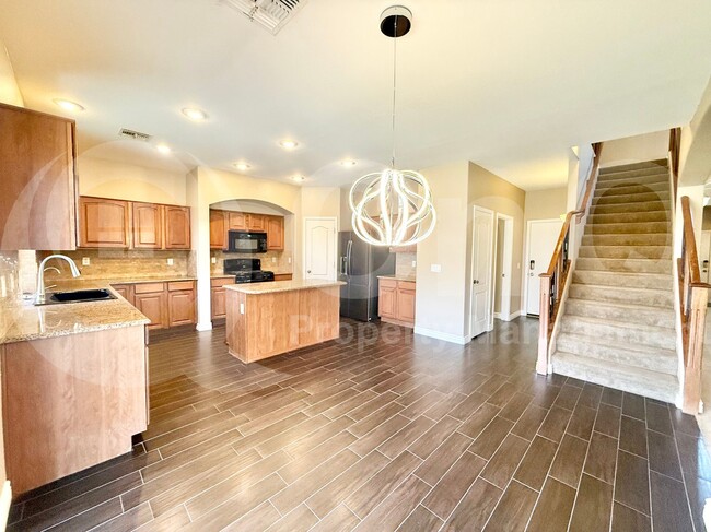 Building Photo - 16111 W Winslow Dr