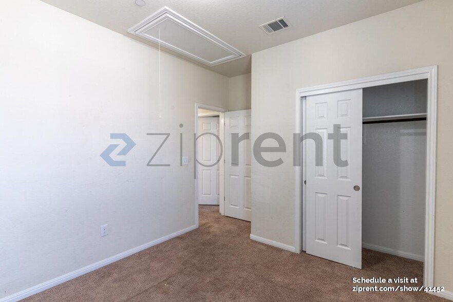 Building Photo - 3240 E Whitestone Blvd