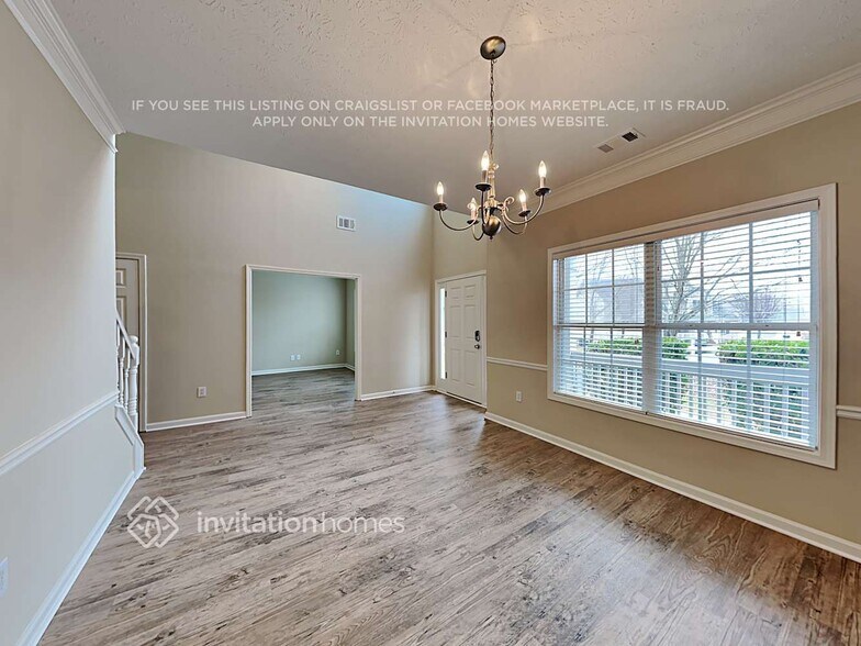 Building Photo - 633 Country Grove Ln NE