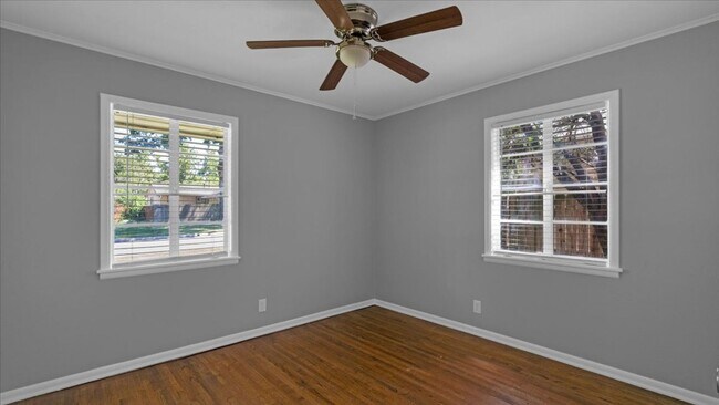 Building Photo - Holiday special / January rent 60% off