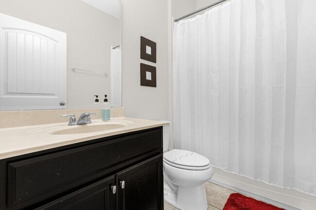 Building Photo - 4159 Oak Tree Dr