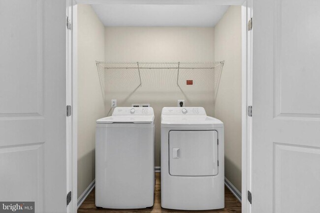 Building Photo - 1240 Red Clover Ln