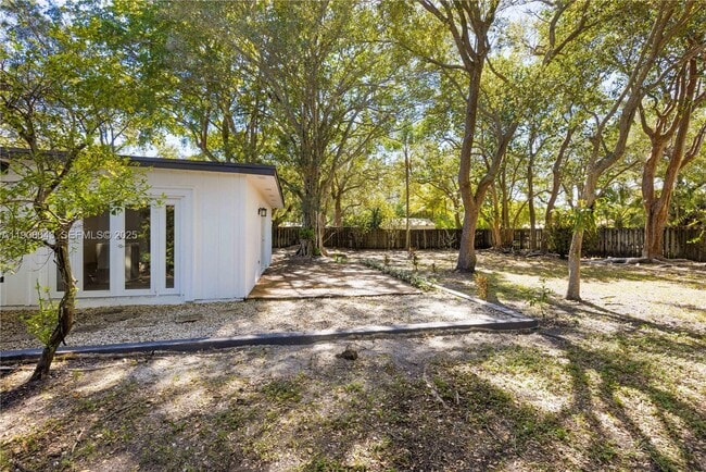 Building Photo - 16412 SW 74 CT