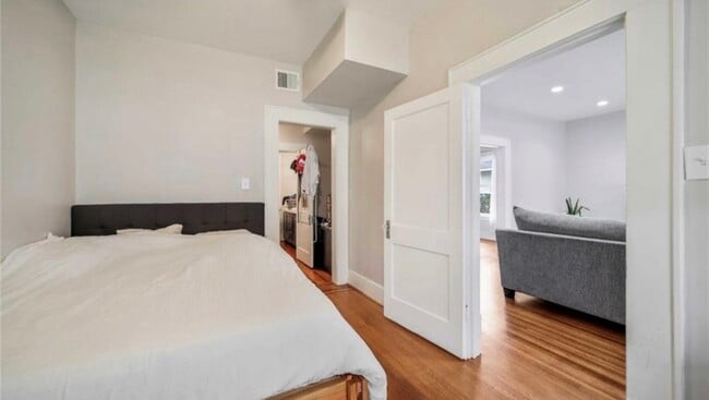 Building Photo - 4614 Park Dr