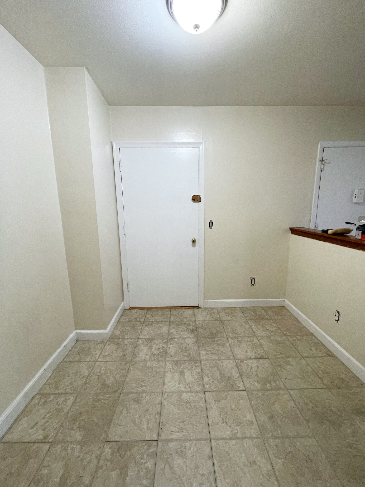 Building Photo - 580 Bridge St