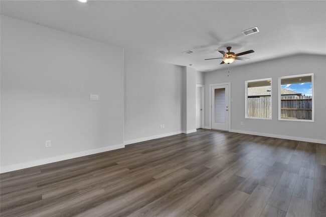 Building Photo - 18726 Etta Pnes Cir