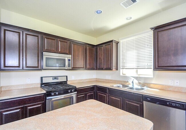 Building Photo - 5827 Banyan Oak Ct
