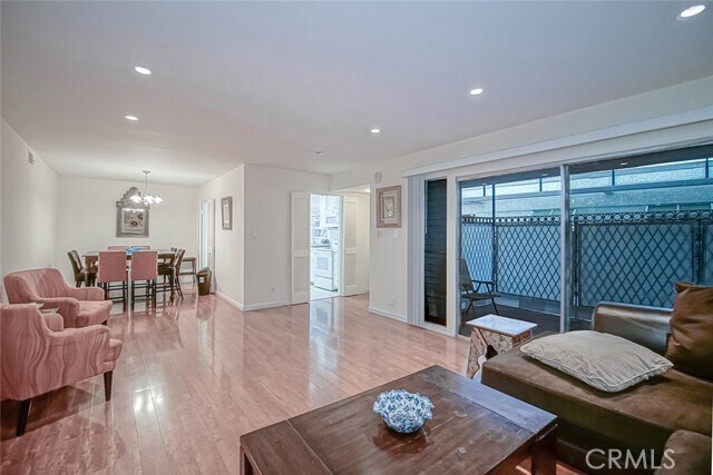 Building Photo - 4950 Louise Ave