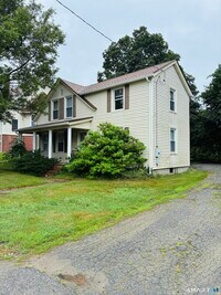 Building Photo - 633 Norwich Rd