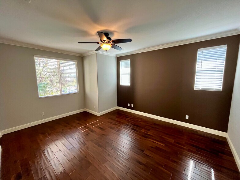 Building Photo - 5538 Coyote Ct