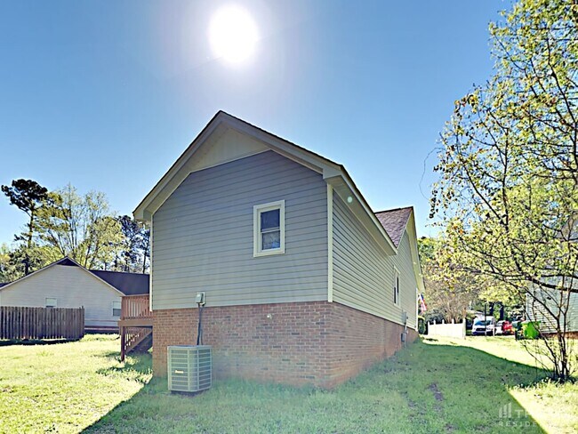 Building Photo - 133 Riverwalk Ct