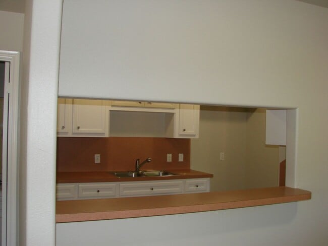 Building Photo - 815 Cravens St